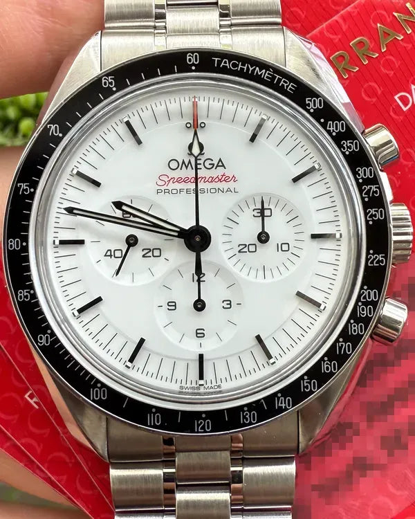 No Reserve - 2024 Omega Speedmaster Professional Moonwatch 42MM White Dial Steel Bracelet (310.30.42.50.04.001)
