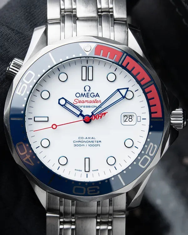 2017 Omega Seamaster Diver 300M "Bond 007 Commander's Watch" L.E. 41MM White Dial Steel Bracelet (212.32.41.20.04.001)