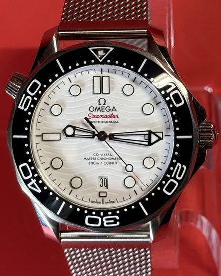 2025 Omega Seamaster Diver 300M 42MM White Dial Steel Bracelet (210.32.42.20.04.001)