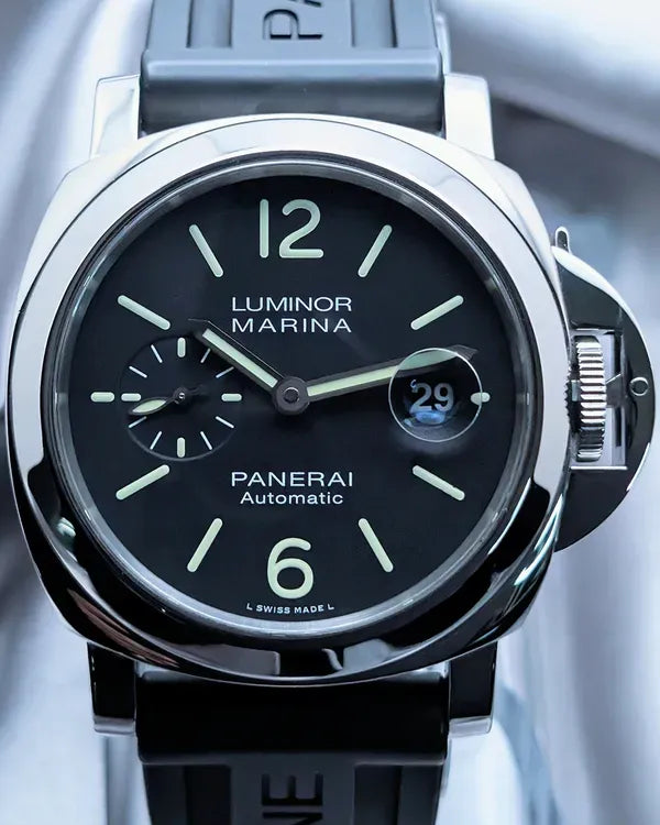 2018 Panerai Luminor Marina 44MM Black Dial Rubber Strap (PAM01104)