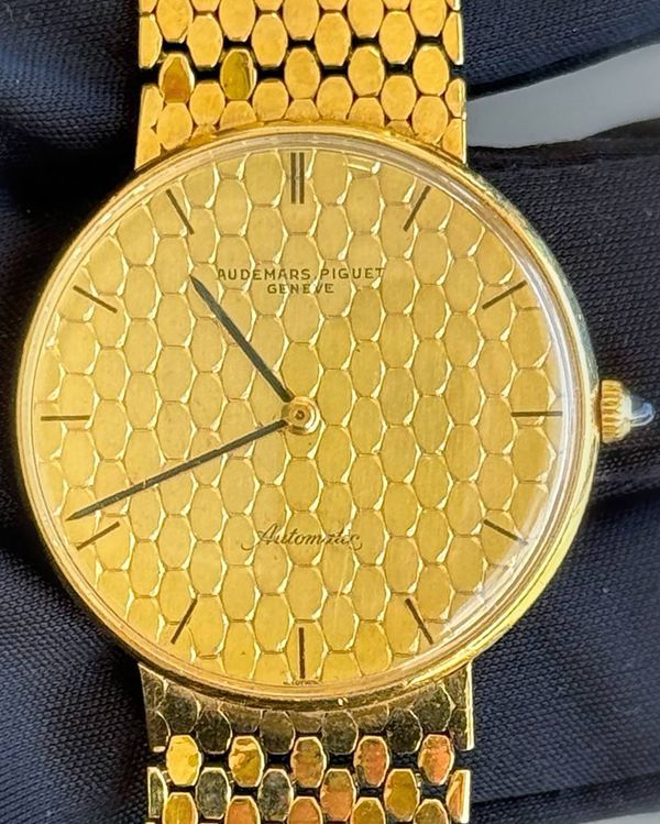 1970 Audemars Piguet Ultra Thin 33MM Gold Dial Yellow Gold Bracelet (52520)