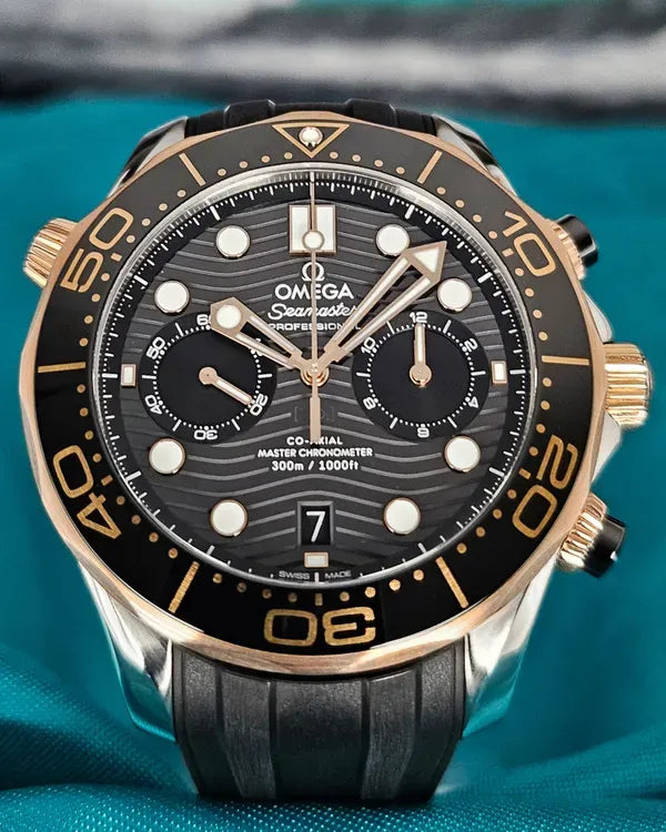 2021 Omega Seamaster Diver 300M Chronograph 44MM Black Dial Rubber Strap (210.22.44.51.01.001)