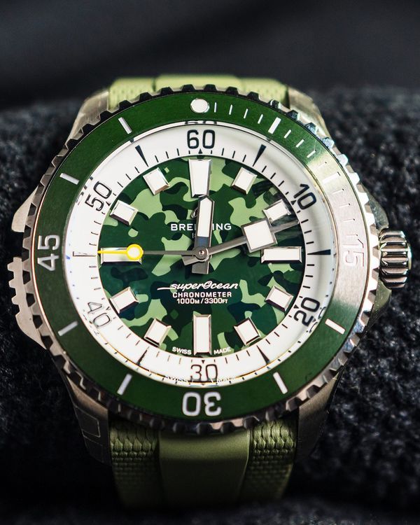 2025 Breitling Superocean Super Diver 46MM Camo Green Dial Rubber Strap (E10379)