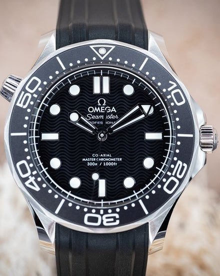 2025 Omega Seamaster Diver 300M 42MM Black Dial Rubber Strap (210.32.42.20.01.003)