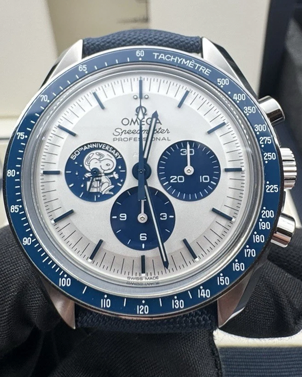 2023 Omega Speedmaster "Silver Snoopy Award" 42MM Silver Dial Textile Strap (310.32.42.50.02.001)