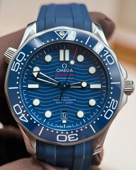 2024 Omega Seamaster Diver 300M 42MM Blue Dial Rubber Strap (210.32.42.20.03.001)
