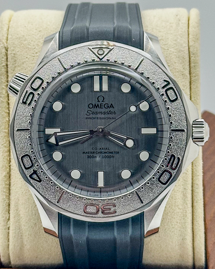 No Reserve - 2025 Omega Seamaster Diver 300M 42MM Grey Dial Rubber Strap (210.32.42.20.06.002)