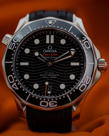 2024 Omega Seamaster Diver 300M 42MM Black Dial Rubber Strap (210.32.42.20.01.001)
