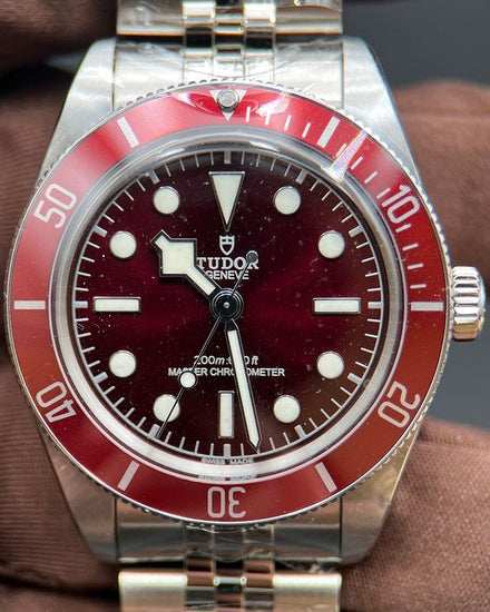 2025 Tudor Black Bay 58 39MM Red Dial Steel Bracelet (7939A1A0RU)