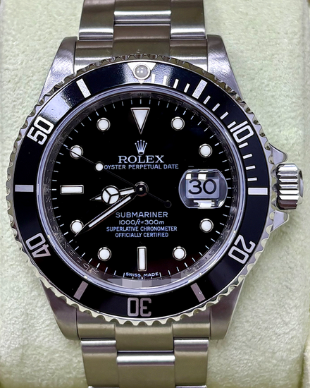 Rolex Submariner Date 40MM Black Dial Oyster Bracelet (16610)
