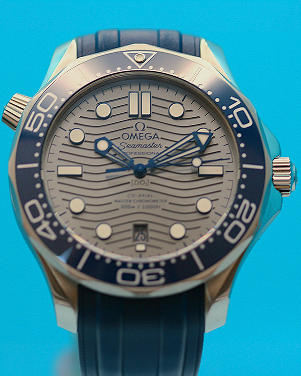 2022 Omega Seamaster Diver 300M 42MM Grey Dial Rubber Strap (210.32.42.20.06.001)
