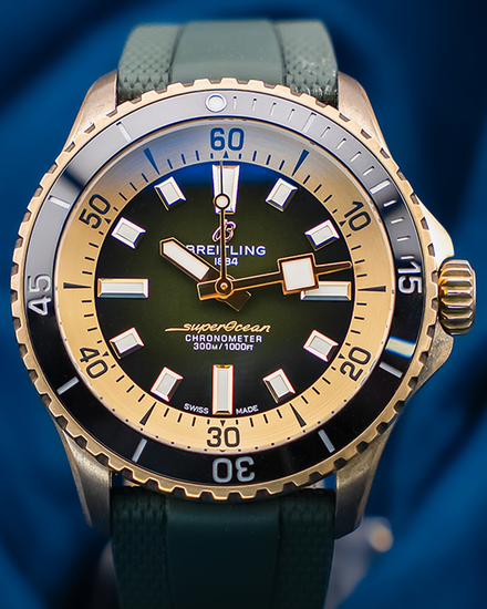 Breitling Superocean 42MM Green Dial Rubber Strap (N17375201L1S1)