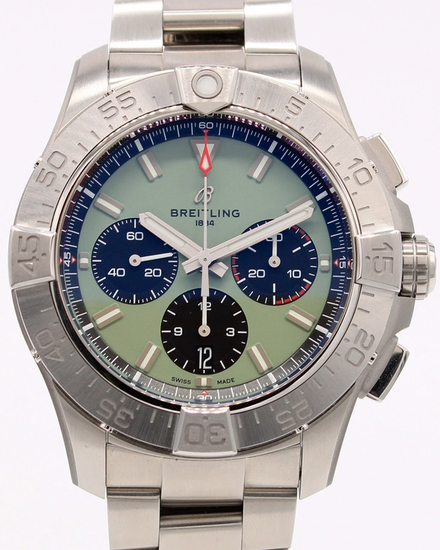 2025 Breitling Avenger B01 Chronograph 44MM Green Dial Steel Bracelet (AB0147101L1A1)