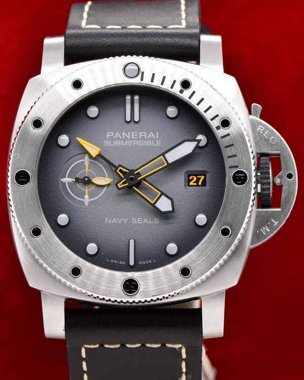 Panerai Submersible (PAM01323)