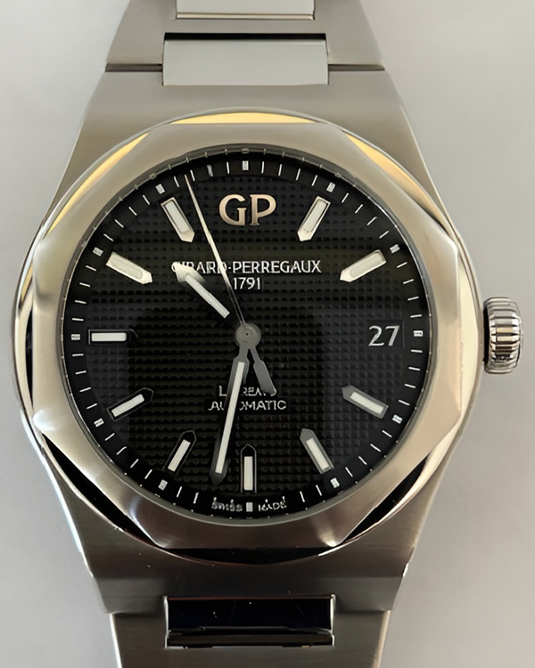 Girard Perregaux Laureato 42MM Black Dial Steel Bracelet (81010-11-634-11A)