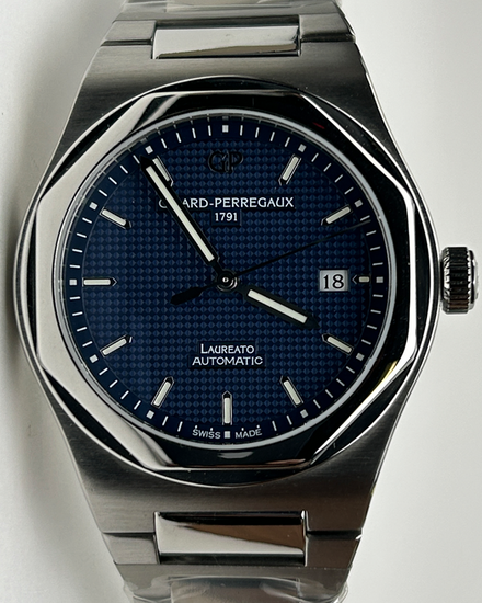 Girard Perregaux Laureato "225th Anniversary" L.E. 41MM Blue Dial Steel Bracelet (81000-11-431-11A)