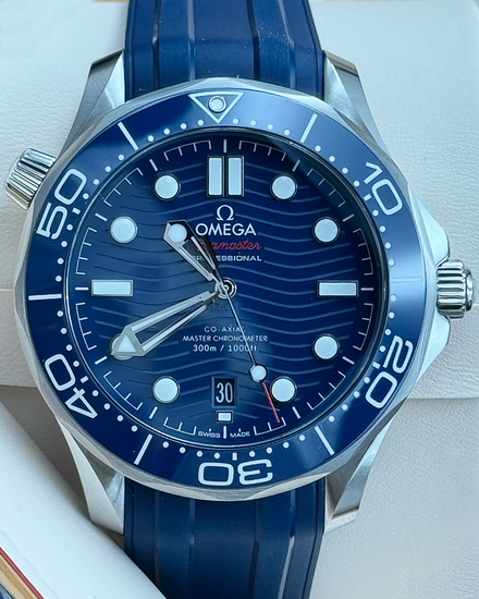 2025 Omega Seamaster Diver 300M 42MM Blue Dial Rubber Strap (210.32.42.20.03.001)