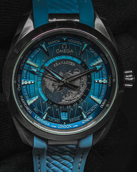 2024 Omega Seamaster Aqua Terra GMT Worldtimer "Summer Blue" 43MM Blue Dial Rubber Strap (220.12.43.22.03.002)