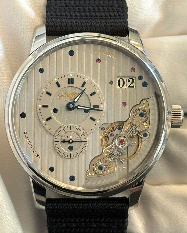 2025 Glashütte Original PanoMaticInverse 42MM Silver Dial Textile Strap (1-91-02-02-02-64)