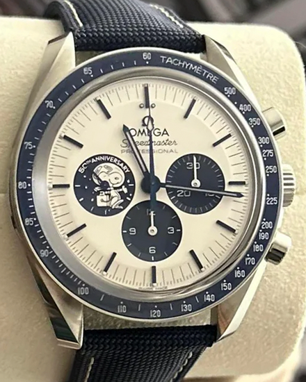 2024 Omega Speedmaster "Silver Snoopy Award" 42MM Silver Dial Textile Strap (310.32.42.50.02.001)