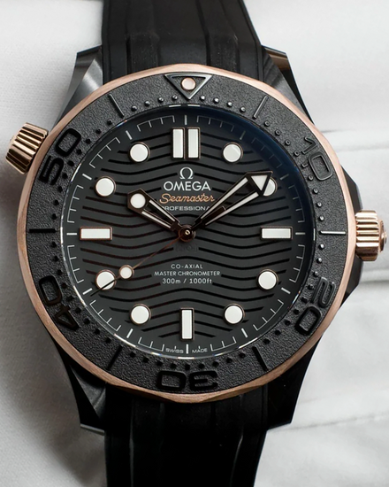 2025 Omega Seamaster Diver 300M 43.5MM Black Dial Rubber Strap (210.62.44.20.01.001)