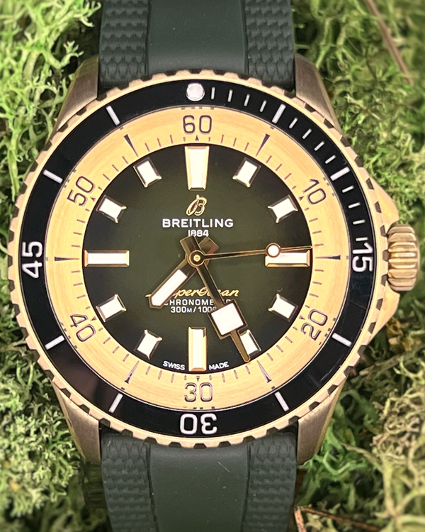 No Reserve - 2022 Breitling Superocean 42MM Green Dial Rubber Strap (N17375201L1S1)