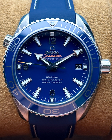 2018 Omega Seamaster Planet Ocean 600M 42MM Blue Dial Rubber Strap (232.92.42.21.03.001)