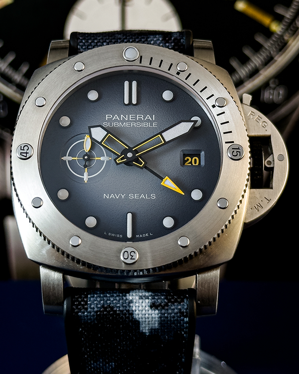 Panerai Submersible (PAM01323)
