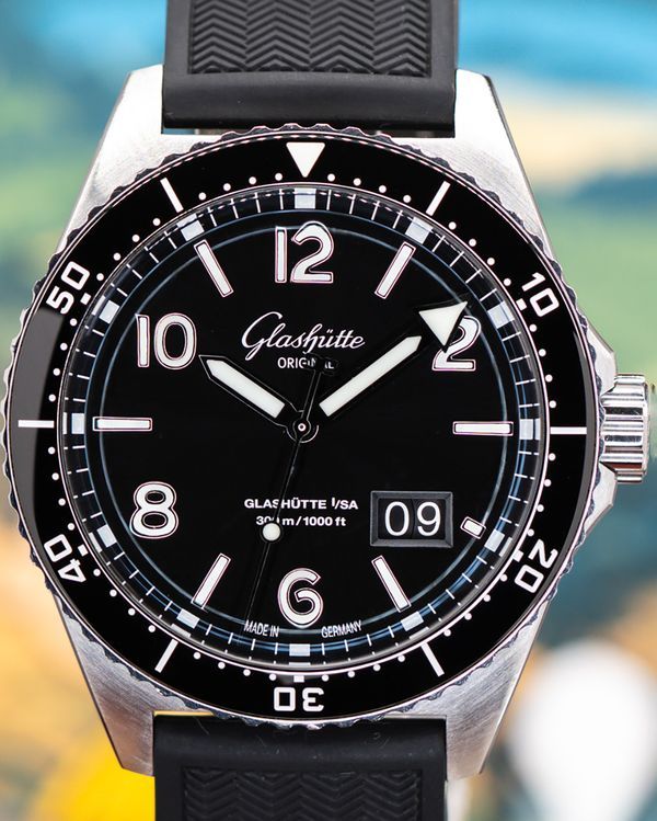 Glashütte Original SeaQ Panorama Date 43.2MM Black Dial Rubber Strap (1-36-13-01-80-34)