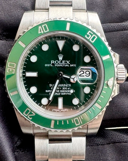 2011 Rolex Submariner Date "Hulk" 40MM Green Dial Oyster Bracelet (116610LV)