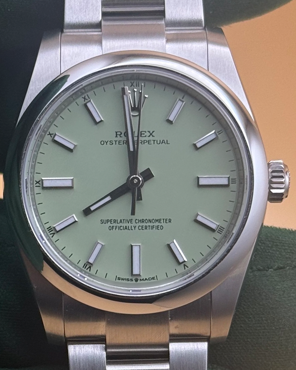 Rolex Oyster Perpetual (124200)