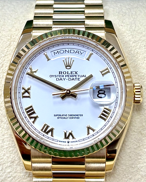 Rolex Day-Date 36MM White Dial Yellow Gold President Bracelet (128238)