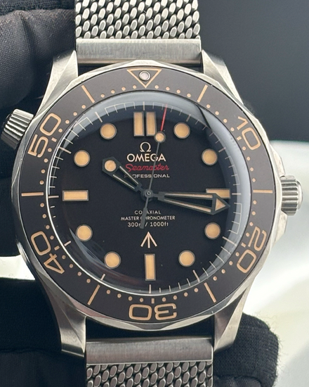 2023 Omega Seamaster Diver 300M 007 James Bond Edition "No Time To Die" 42MM Brown Dial Titanium Bracelet (210.90.42.20.01.001)