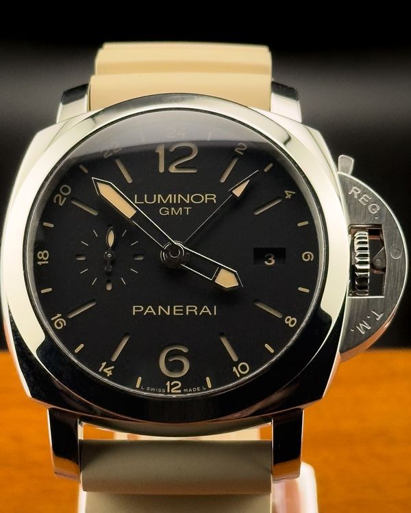 2017 Panerai Luminor 1950 3 Days GMT 44MM Black Dial Rubber Strap (PAM00531)