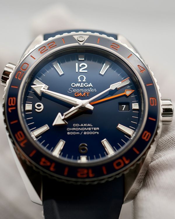 2020 Omega Seamaster Planet Ocean 600M "GoodPlanet" GMT 43.5MM Blue Dial Rubber Strap (232.32.44.22.03.001)