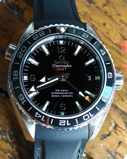 2023 Omega Seamaster Planet Ocean 600M GMT 43.5MM Black Dial Rubber Strap (232.32.44.22.01.001)