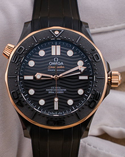 2022 Omega Seamaster Diver 300M 43.5MM Black Dial Rubber Strap (210.62.44.20.01.001)