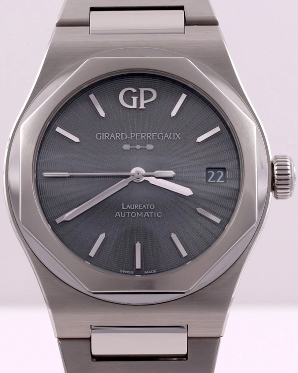 2025 Girard Perregaux Laureato 42MM Grey Dial Steel Bracelet (81010-11-3475-1CM)