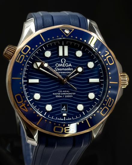 2022 Omega Seamaster Diver 300M 42MM Blue Dial Rubber Strap (210.22.42.20.03.002)