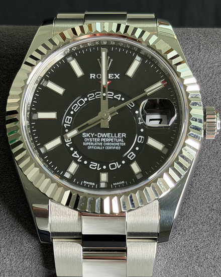 No Reserve - 2021 Rolex Sky-Dweller 42MM Black Dial Oyster Bracelet (326934)