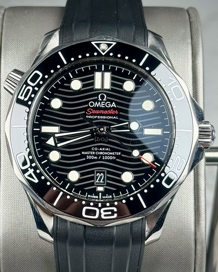 2019 Omega Seamaster Diver 300M 42MM Black Dial Rubber Strap (210.32.42.20.01.001)