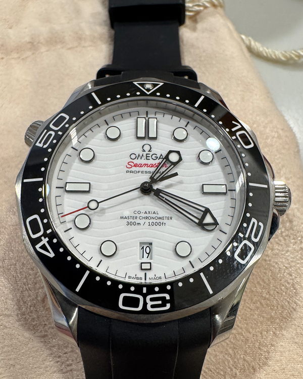 2024 Omega Seamaster Diver 300M 42MM White Dial Aftermarket Rubber Strap (210.30.42.20.04.001)