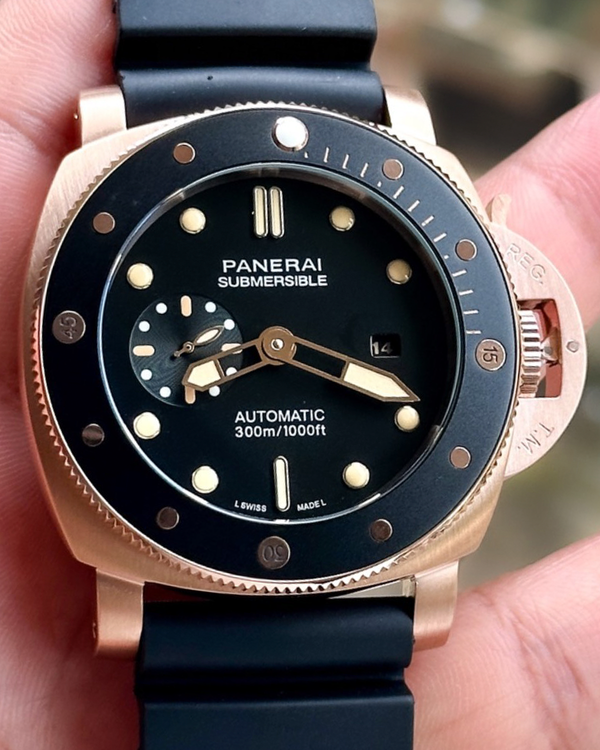 Panerai Submersible Goldtech 42MM Black Dial Rubber Strap (PAM00974)