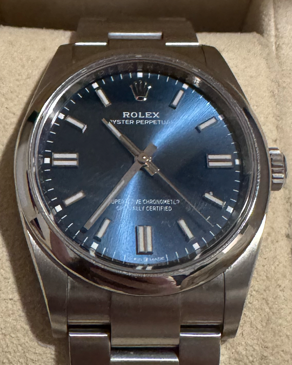 Rolex Oyster Perpetual (126000)