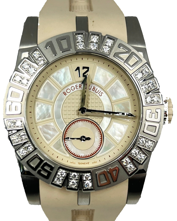 Roger Dubuis Easy Diver L.E. 40MM Ivory Dial Rubber Strap (SED40-821-9A-10/0FA10/A)