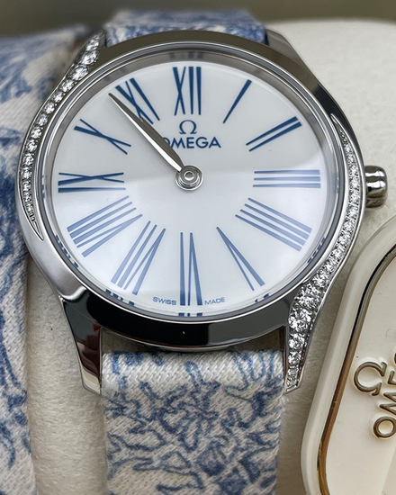 Omega De Ville Trésor Mini 26MM Quartz White Dial Leather Strap (428.17.26.60.04.001)