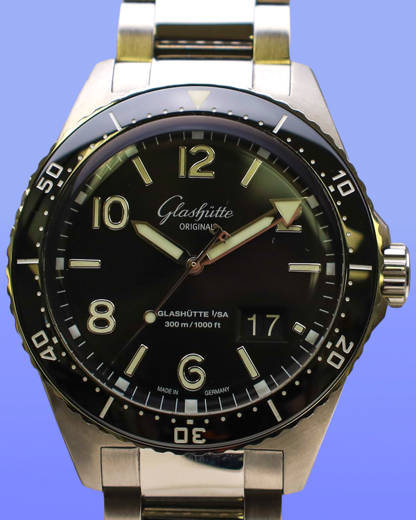 Glashütte Original SeaQ Panorama Date 43.2MM Black Dial Steel Bracelet (1-36-13-01-80-70)