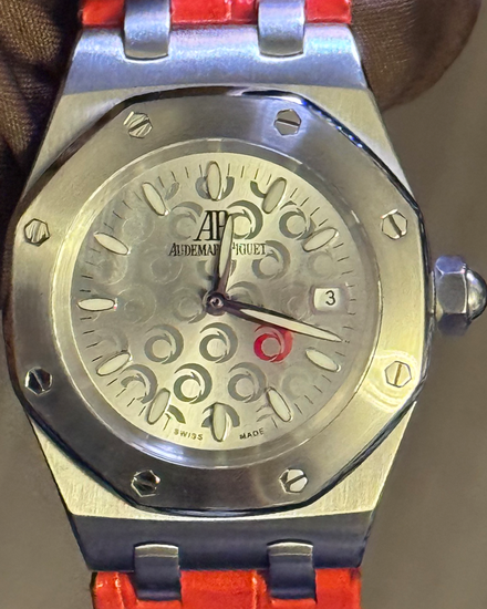 2006 Audemars Piguet Royal Oak Lady Alinghi L.E. 33MM Quartz Silver Dial Leather Strap (67610ST.OO.D062CR.01)