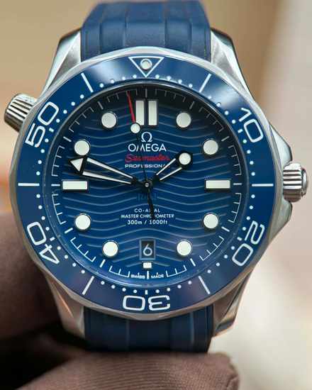2024 Omega Seamaster Diver 300M 42MM Blue Dial Rubber Strap (210.32.42.20.03.001)