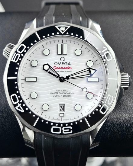 2023 Omega Seamaster Diver 300M 42MM White Dial Rubber Strap (210.32.42.20.04.001)